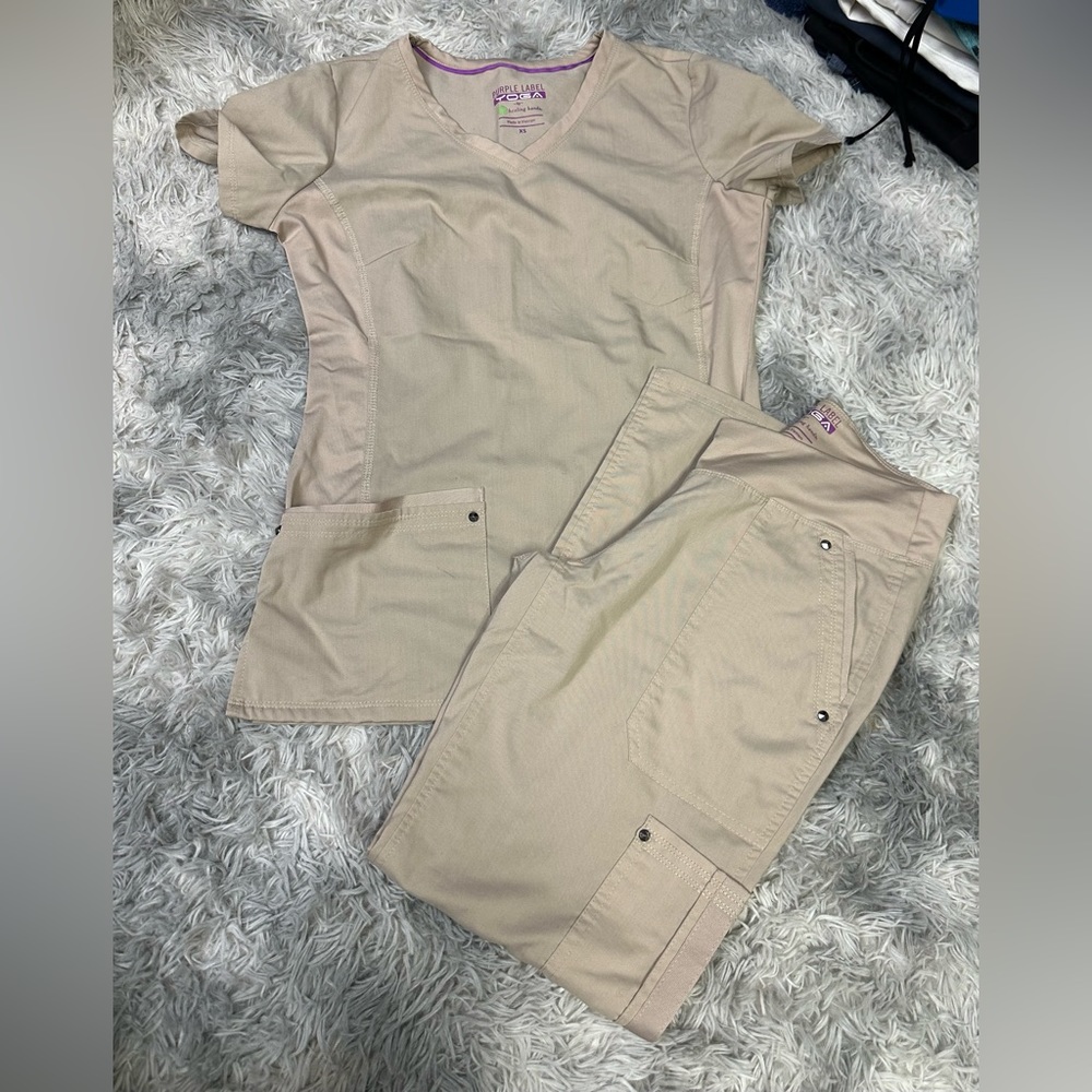 Scrub set
